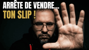Sébastien Duris fait un geste de stop pour illustrer comment filtrer les clients toxiques avec la vidéo